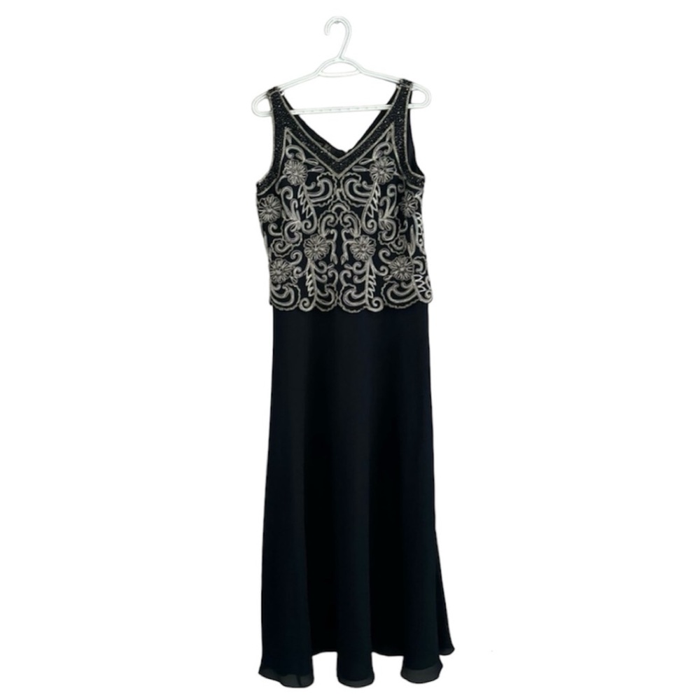 JKARA Size 10 Navy Blue Beaded Formal Dress